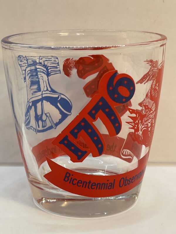 Raise a glass to liberty with the 1976 Bicentennial Commemorative Glass. It's the perfect #cupofmood and a vintage toast to American history.