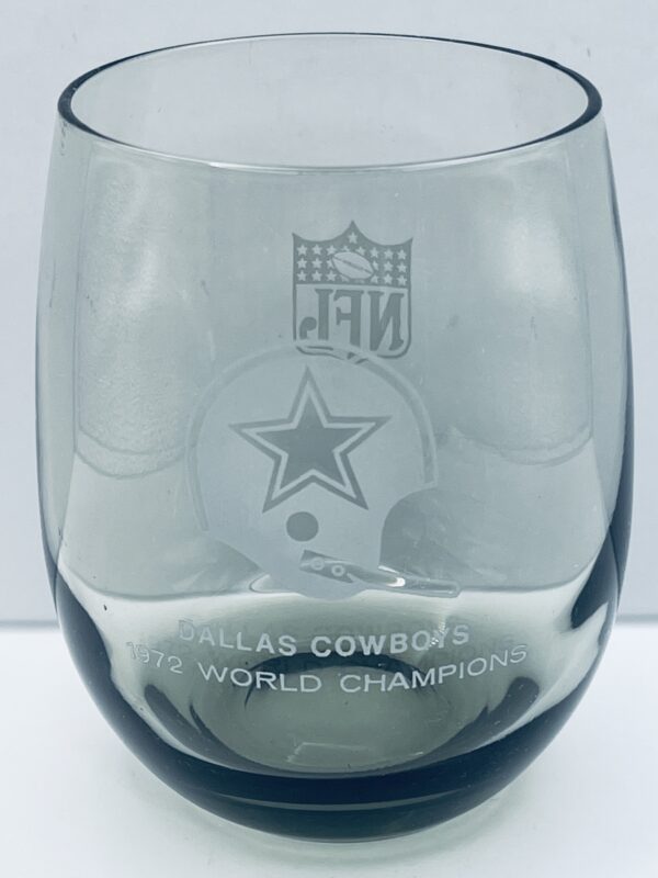 Vintage 1972 Dallas Cowboys whiskey glass collectible