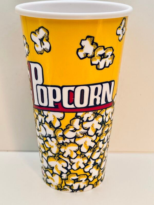 Plastic popcorn tub with popcorn design