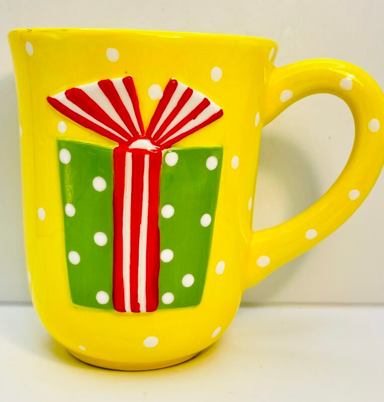 Yellow Christmas mug with gift box