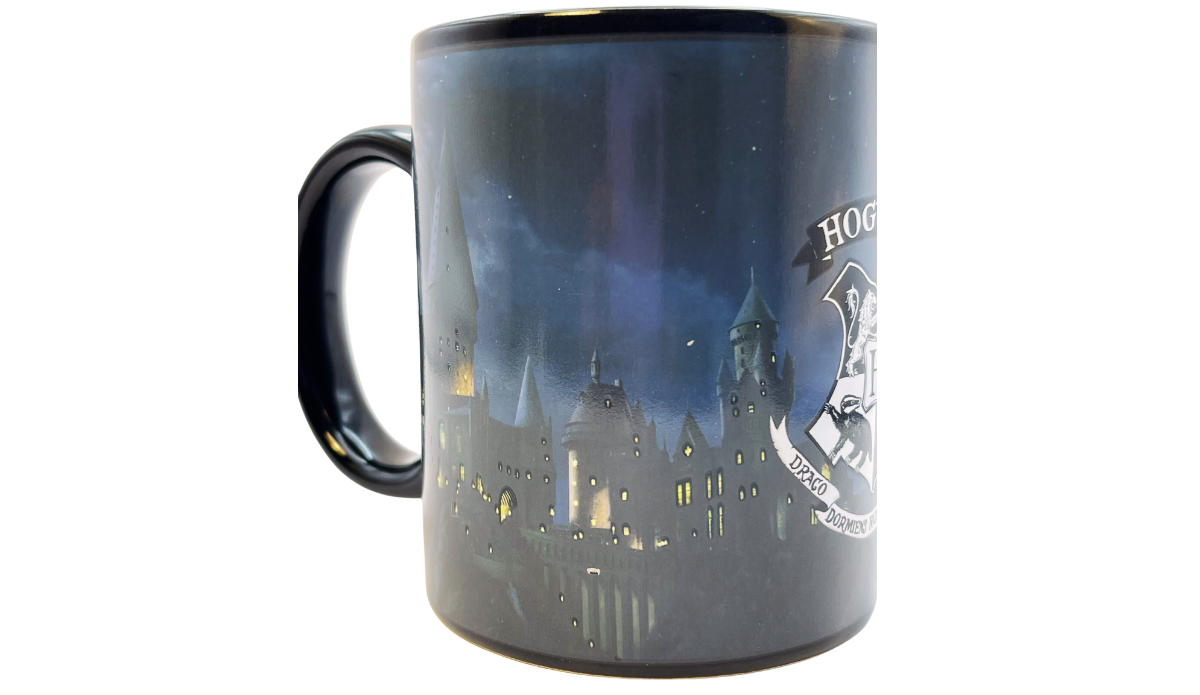 Harry Potter Hogwarts Heat Activated Mug middle view highlighting Hogwarts Castle