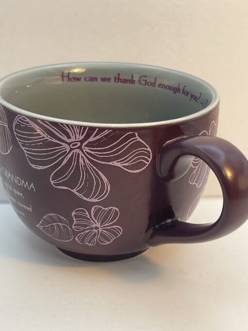 This Prayer for Grandma Abbey Press Mug is a retired collectible that pairs spiritual elegance with heartfelt scripture.