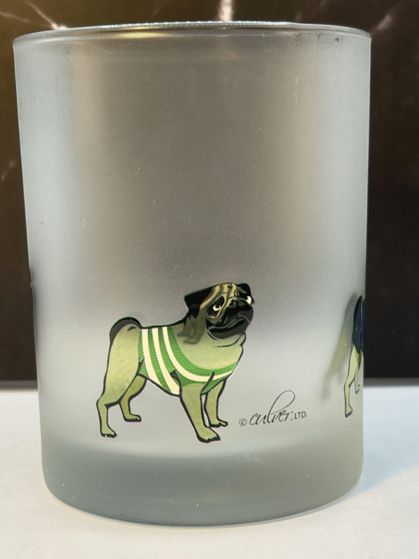 Sip in style and show off your love for pugs with the Pug Frosted Whisky Glass! It’s the perfect #cupofmood for pug enthusiasts who enjoy drinks with charm!
