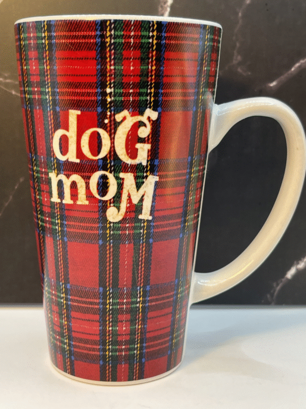  This 14-ounce white ceramic latte mug is not only practical but also oh-so-chic.