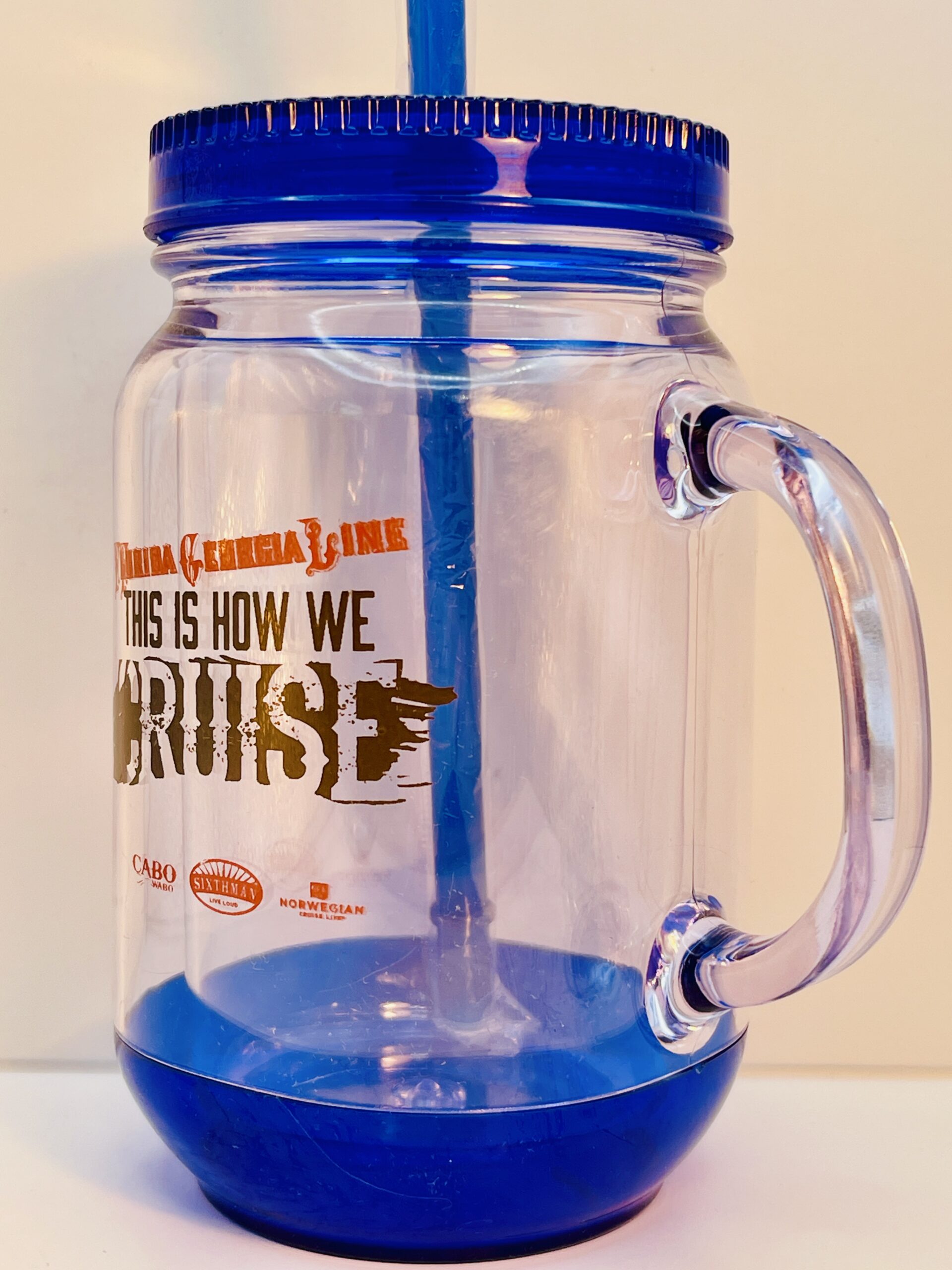 Reusable mason jar with handle and straw