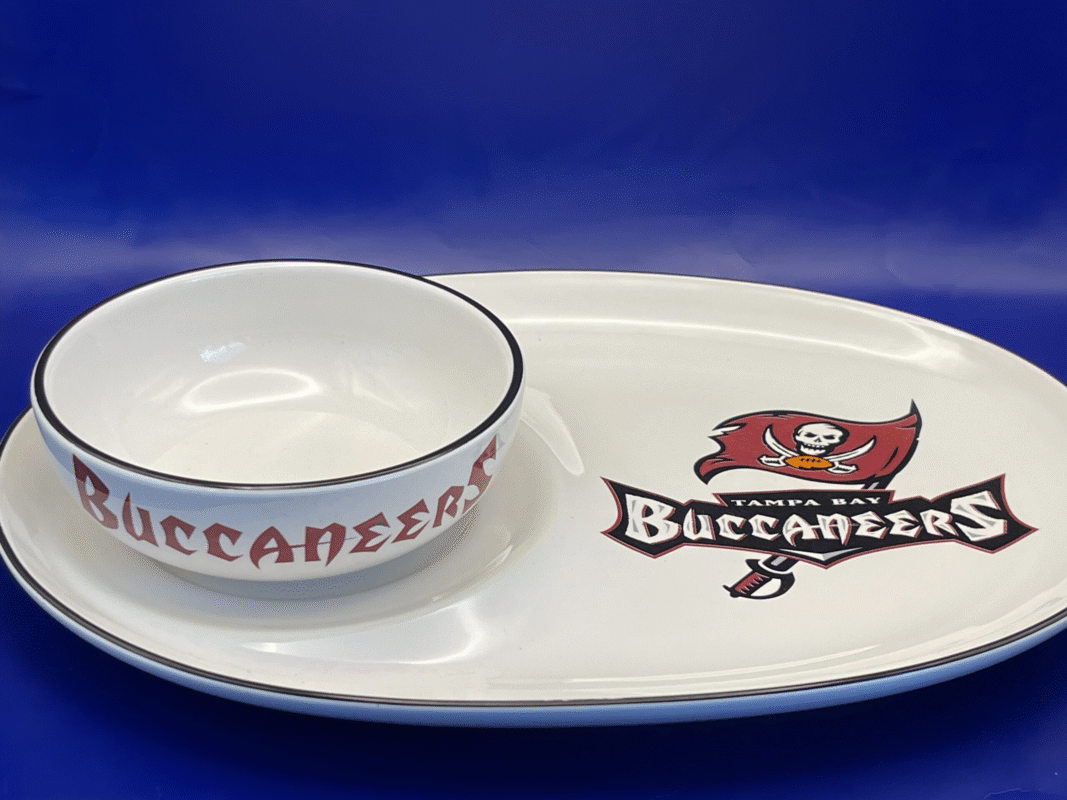 
Elevate your game day dining experience with the Buccaneers Soup Sandwich Set!  It’s the perfect #cupofmood for Bucs fans!