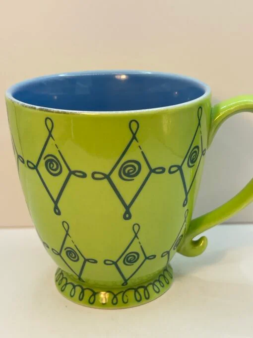 Add a touch of timeless elegance to your coffee routine with the 2004 Diamond Swirls Pedestal Mug! It’s the perfect #cupofmood for daily whimsy.