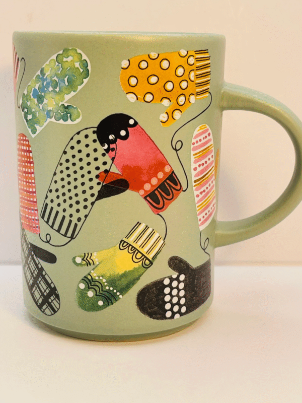 Start your festive mornings with the Starbucks 2017 Mittens Holiday Mug! It’s the perfect #cupofmood perfect for collectors and and a must-have for Starbucks enthusiasts.