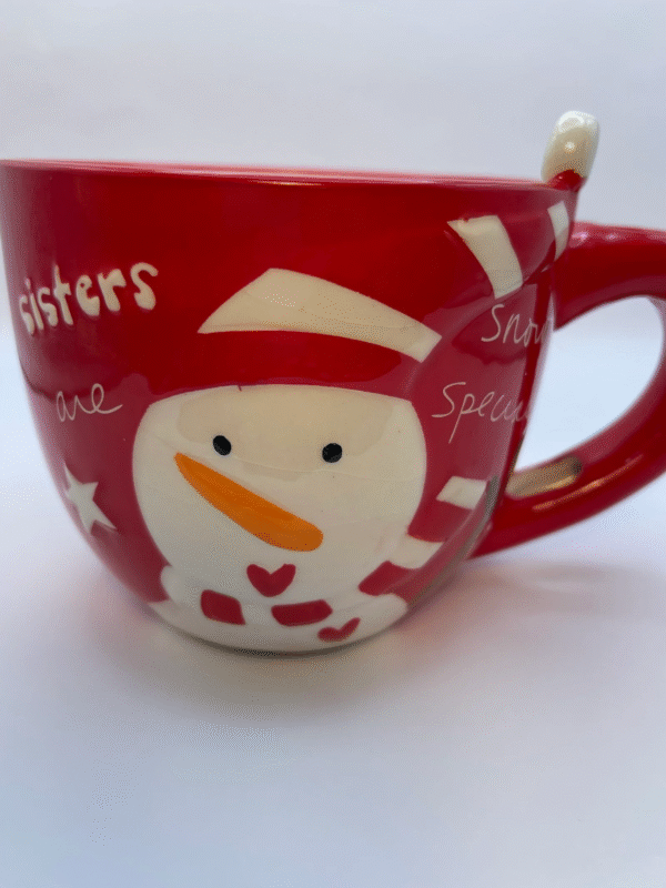 Show your sister just how much she means to you with the Sisters Are Snow Special Mug. It’s the perfect #cupofmood to celebrate your sisterly bond.