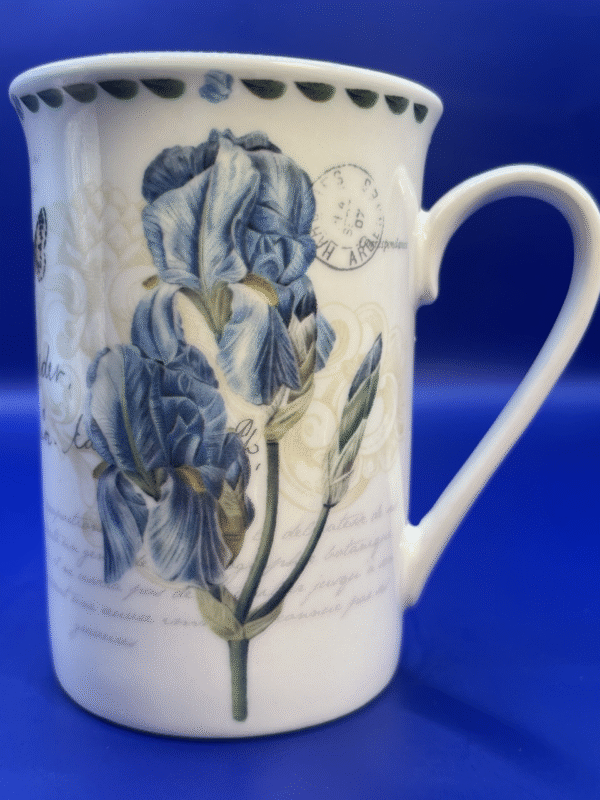 This Kent Pottery Blue Iris Mug is the perfect #cupofmood for the Kent Pottery and or the blue iris lover in your life. It’s beautifully crafted porcelain.