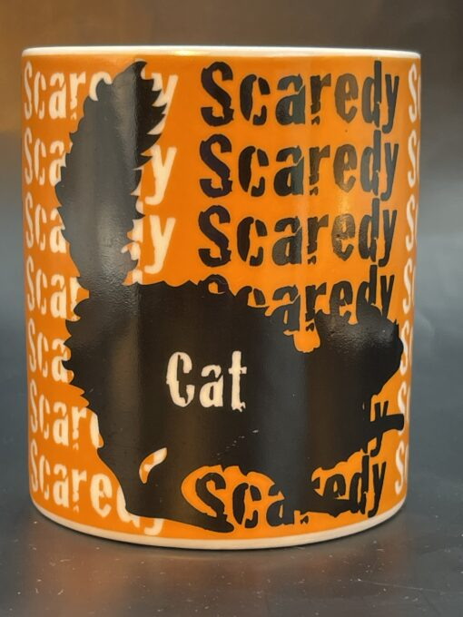 Get into the Halloween spirit with the Scaredy Cat Halloween Mug! It’s the perfect #cupofmood and a fun piece to add to your seasonal drinkware collection!