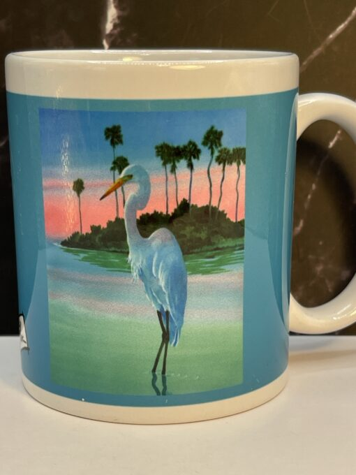 Step into a peaceful marshland with every sip from the Sunrise Egret Mug. It’s the perfect #cupofmood and gem in the Bird Lovers Collection.