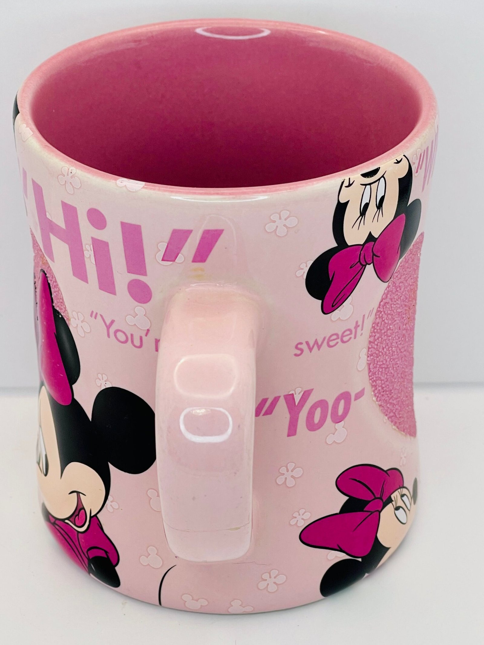 Minnie Mouse mug with 3D raised design