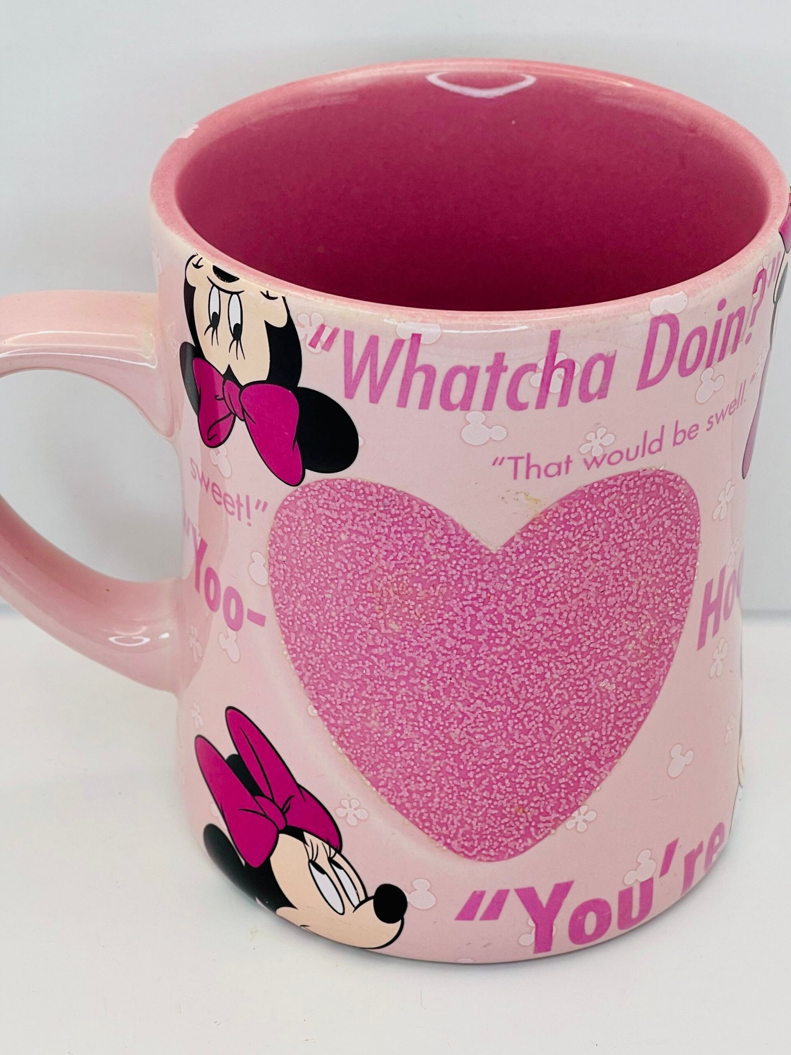 Minnie Mouse mug with 3D raised design