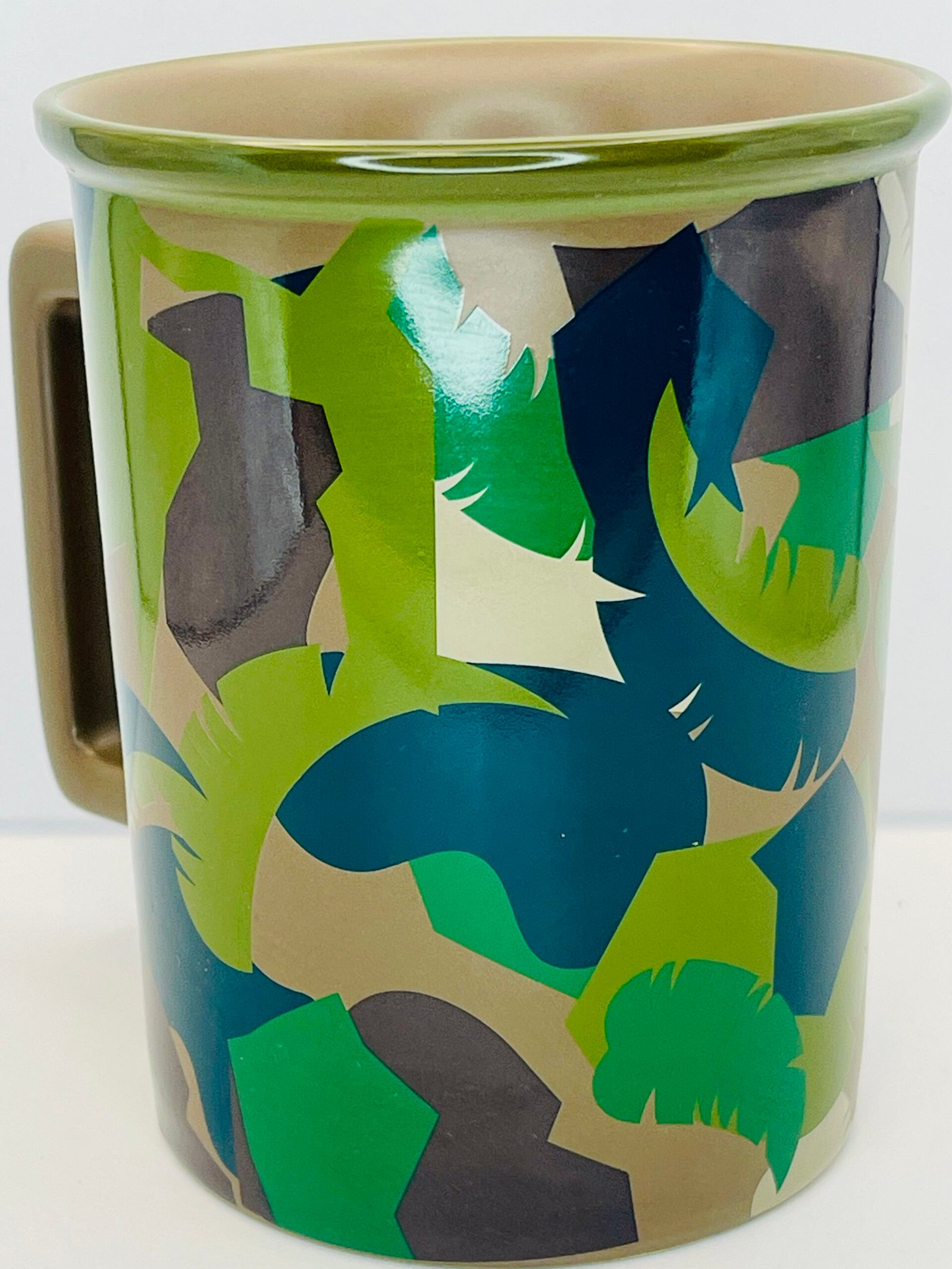 Starbucks 2019 camo mug with logo