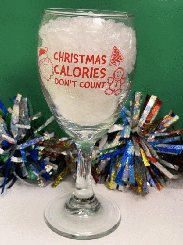 
This Christmas Calories Wine Glass is the perfect #cupofmood to encourage you to treat yourself while you enjoy the holiday season.