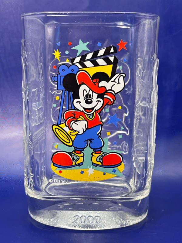 Step into the magic of the new millennium with the 3D Director Mickey Glass! It’s the perfect #cupofmood and a piece of Disney history!