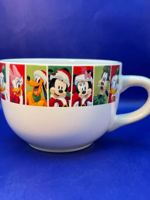Unleash the magic of the season with the Disney Characters Christmas Jumbo Mug by Galerie!  It’s the perfect #cupofmood and a festive celebration in a cup.