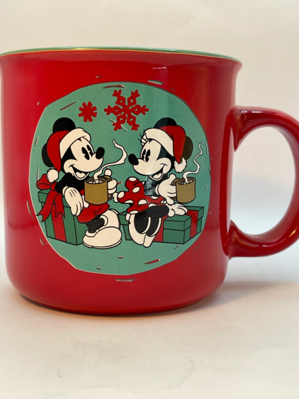 Introducing the epitome of holiday Disney charm, the Disney Cozy Christmas Mug by Disney! It’s the perfect #cupofmood to cradle your beverages in style.