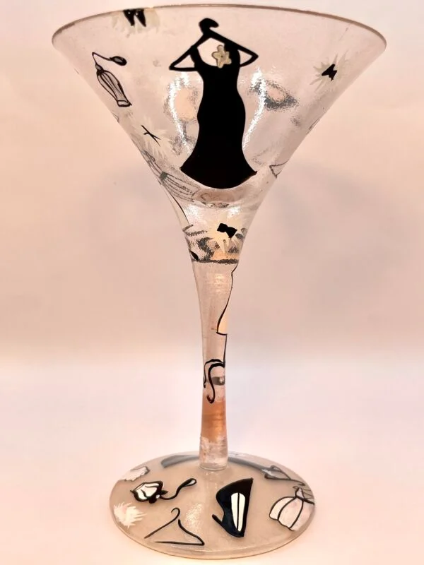 This Lolita “Glamour-Tini” Martini Glass with Recipe is the perfect #cupofmood for fans of fabulous Lolita martini and wine glasses.