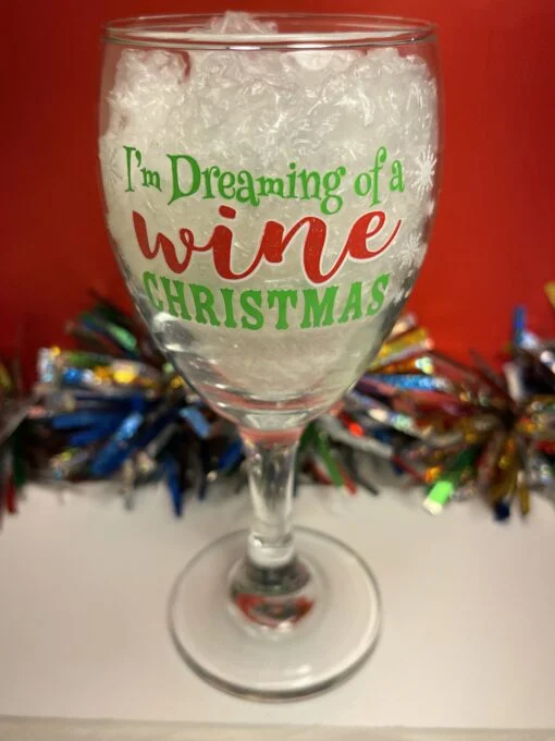 This festive holiday wine glass has the fun Christmas saying, “I’m Dreaming of a Wine Christmas” on both sides of this perfect #cupofood for Christmas.
