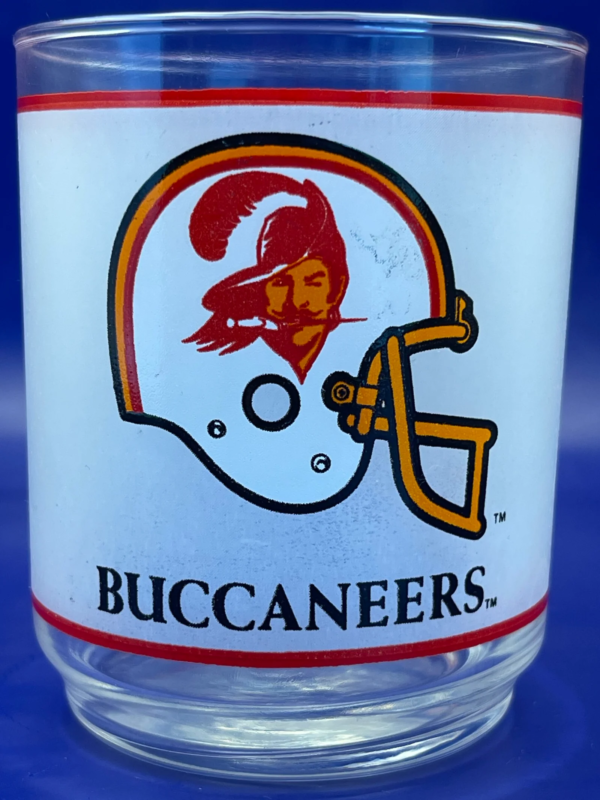 Add a touch of Buccaneers nostalgia with the Vintage Frosted Buccaneers Whiskey Glass.  It’s the perfect #cupofmood for Bucs fans!