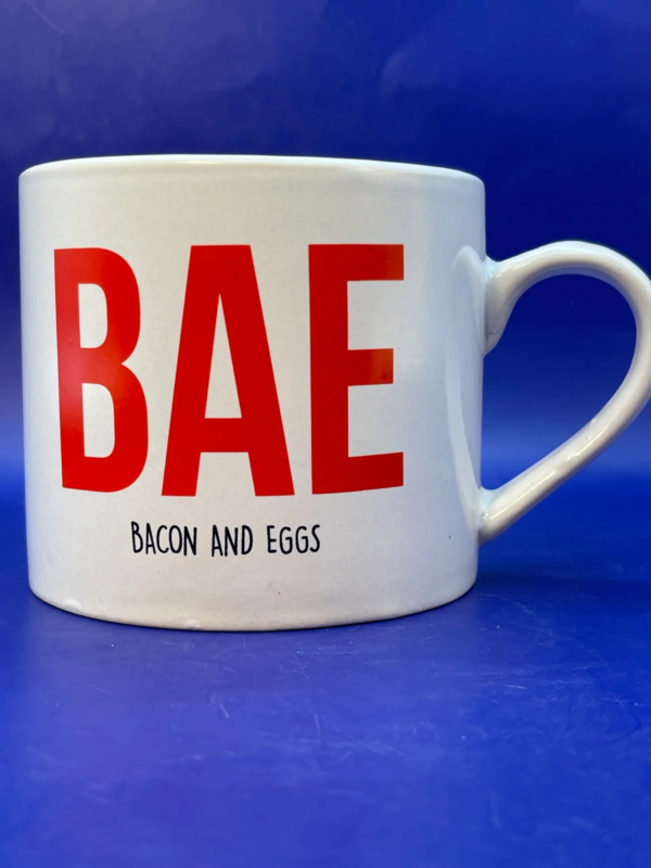Meet the Oversized Bae Mug, a bold and cheeky addition to the Sarcastic Collection.