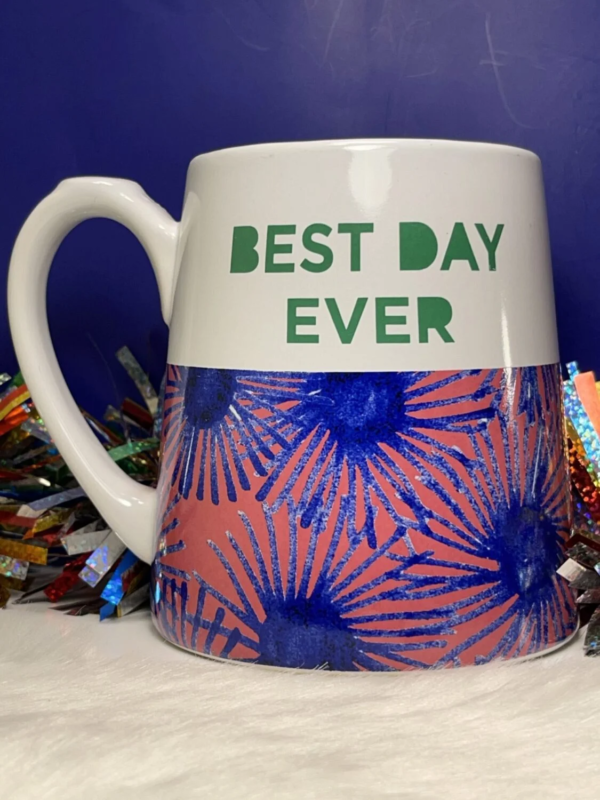 This Best Day Ever Coffee Cup is the perfect #cupofmood to start every morning with the mindset that it’s going to be your best day ever!