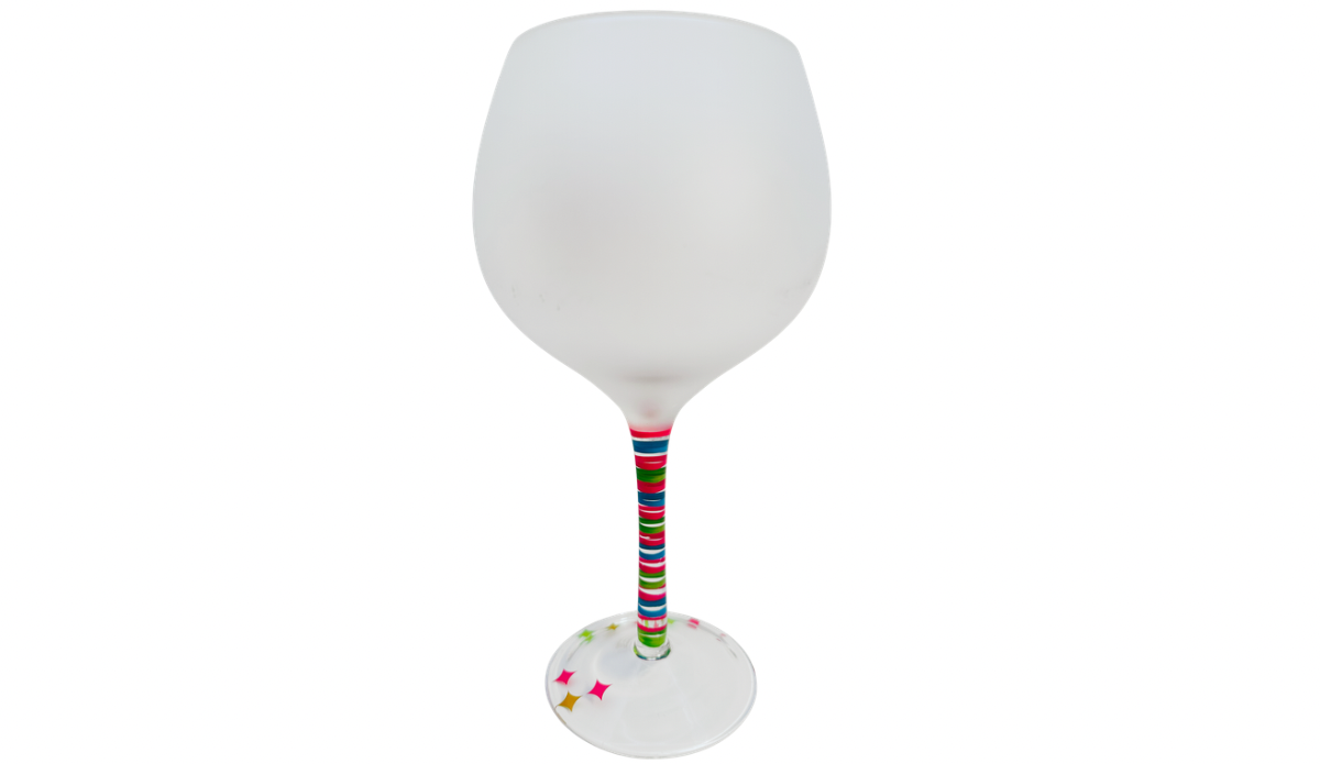 Back view of frosted choosy moms wine glass with smooth finish