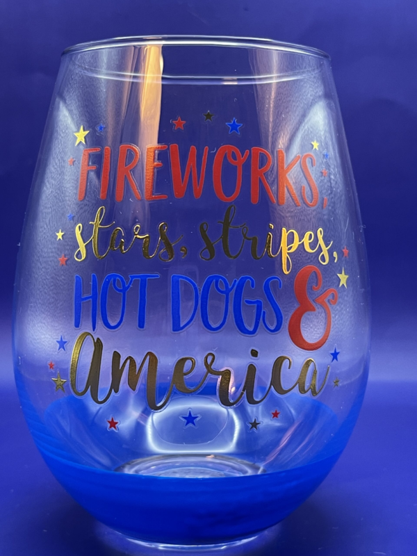 Celebrate Independence Day in style with the Fireworks America Wine Glass. It’s the perfect #cupofmood and the star of our Fourth of July Collection at CupofMood Shop.