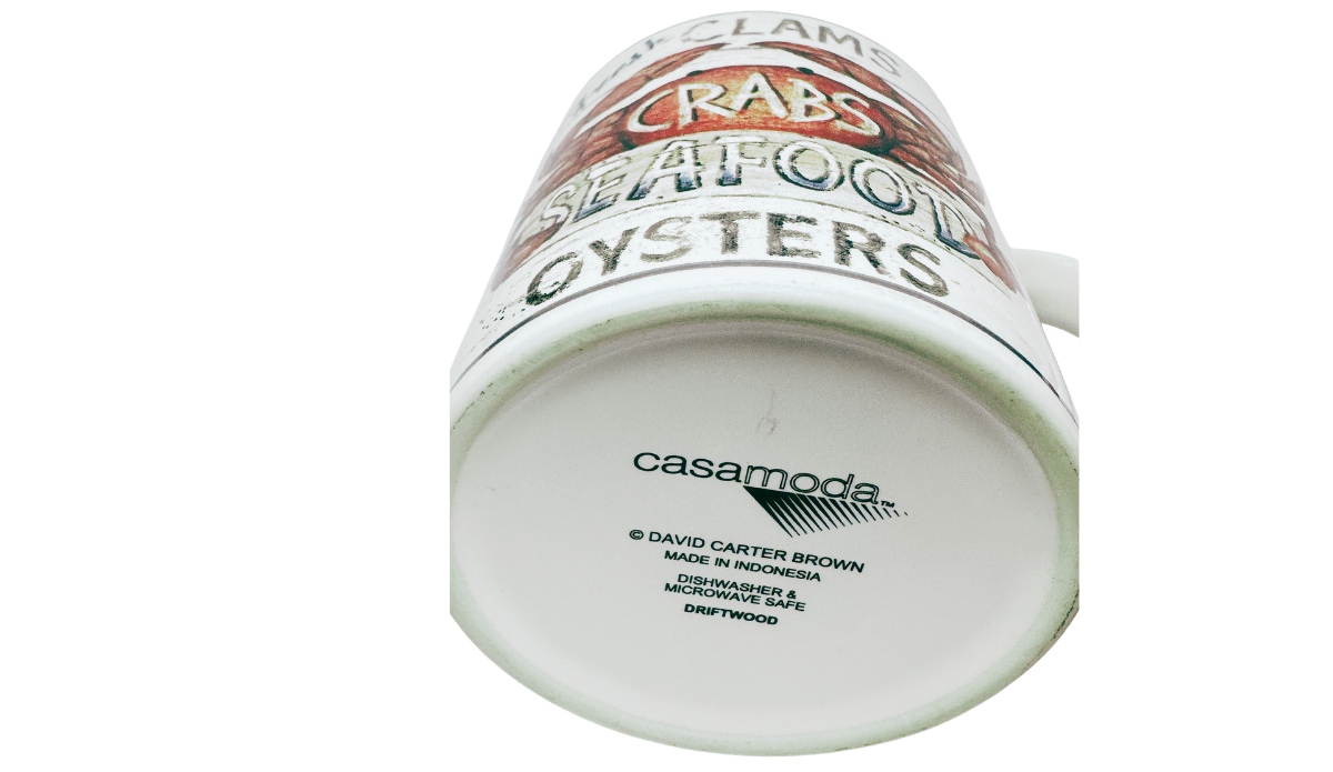 Casa Moda Fresh Clams Crab Mug bottom view with casamoda David Carter Brown and Driftwood markings